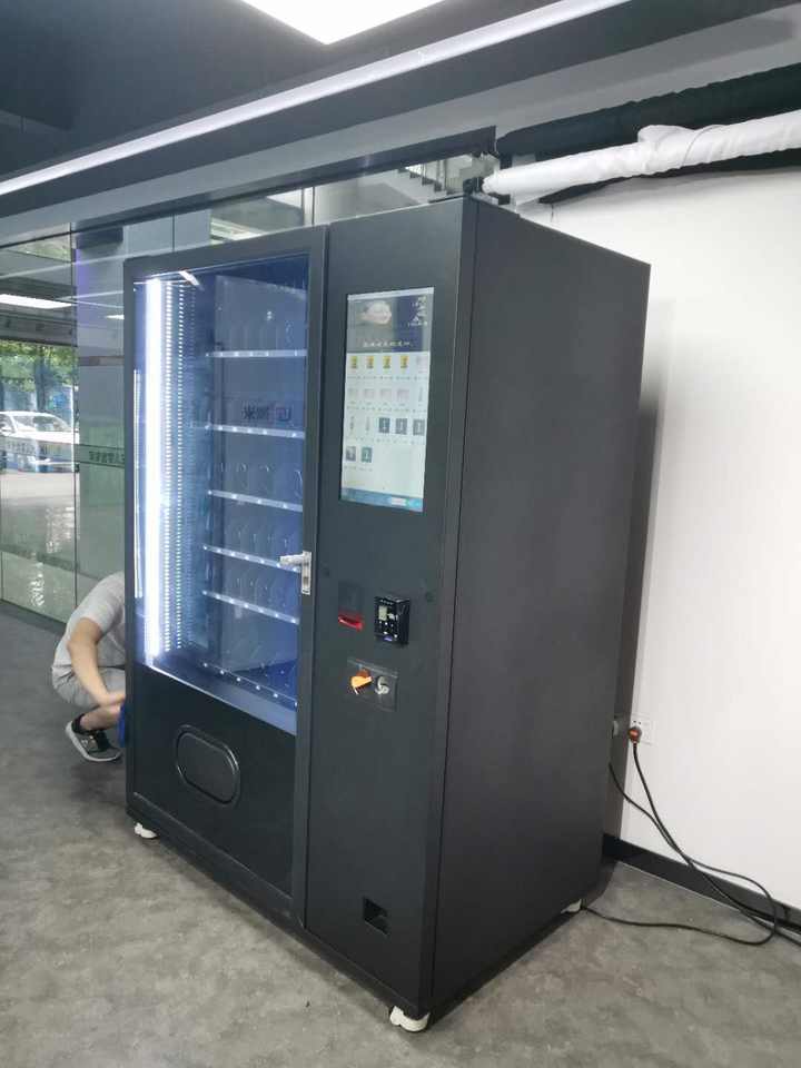 smart management spiral goods slot and locker vending machine for  snack and drink  in the hospital