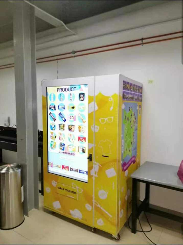 Customized design smart classic snack combination automatic vending machine